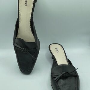 Bass leather mule shoes Loafers with a bow accent Size 8.5